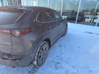 2020 Mazda CX-30 Le Mazda CX-30 GS AWD 2020 est un VUS sous-compact qui se démarque par son équilibr... (image 1)