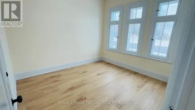 1287 DUNDAS STREET London East (East M), Ontario in Commercial & Office Space for Rent in London - Image 5