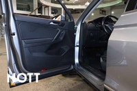 Key Features: Power adjustable heated leather seats, dual zone climate control, drive mode selection... (image 9)