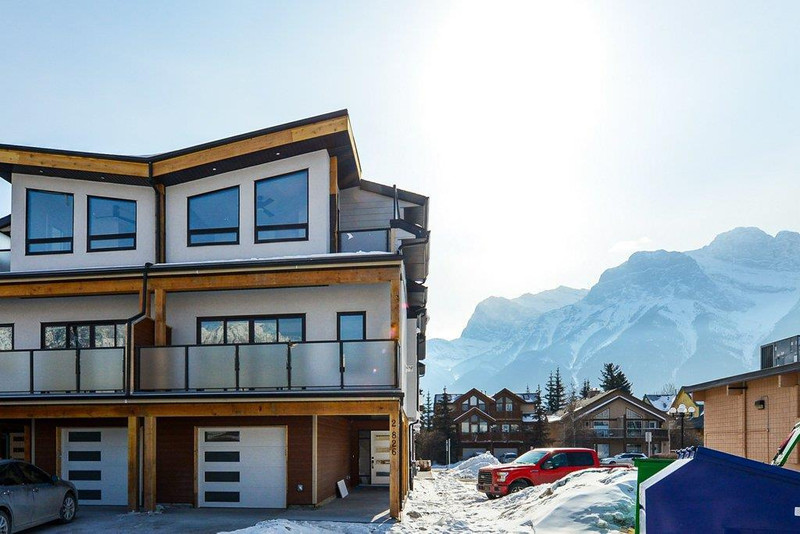 2, 826 7 Street Canmore, Alberta Condos for Sale Banff / Canmore