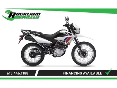 2025 Honda XR150L La Honda XR150L est la moto tout-terrain ultime pour les amateurs d'aventure et le...