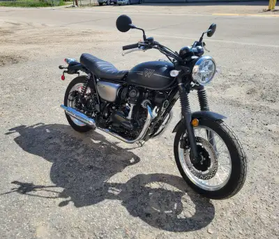 2019 Kawasaki W800. Low Kms. Please call for any further questions.