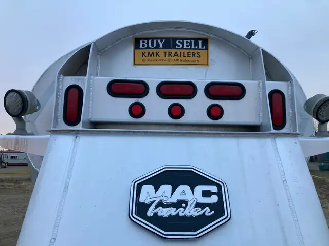 2011 MAC 1480 Cubic Ft Dry Bulk / Pneumatic Tank Trailer in Heavy Equipment in Delta/Surrey/Langley - Image 34