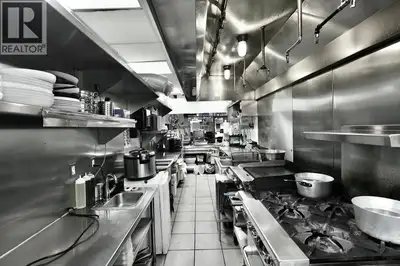 Outstanding opportunity to acquire a high-volume fried chicken takeout/dining restaurant in the hear...