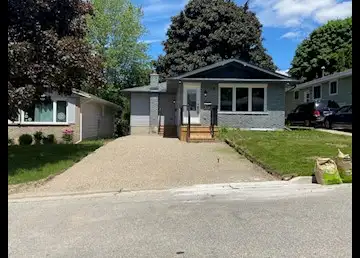 3 Bedroom Upper Unit in Forest Heights Area! (1)