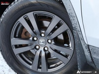 Welcome to 11 Motors. JUST IN! PRICED TO SELL - CLEAN CARFAX NO ACCIDENTS - DEALER MAINTAINED 3.5-li... (image 5)