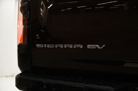 Save over $20,700 + NO LUXURY TAX on this ultra low KM 2025 GMC Sierra EV Max Range Denali that just... (image 7)