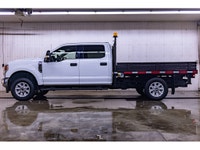 **ACCIDENT FREE - MECHANICALLY CERTIFIED** 56,119 KM This 2022 Ford F-350 4x4 Crew Cab XLT Deck is p... (image 1)