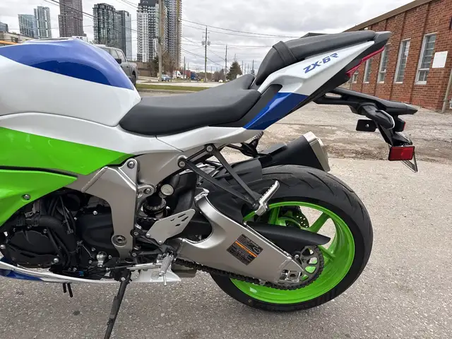 2024 Kawasaki Ninja ZX-6R ~ NINJA ZX-6R ~ 40TH ANNIVERSARY ~ LOW in Sport Bikes in City of Toronto - Image 17