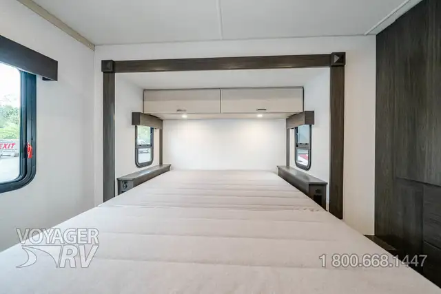 2027 Winnebago Sunflyer 22RS in Travel Trailers & Campers in Kelowna - Image 19