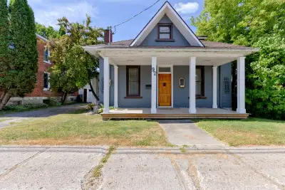 Home in Renfrew for rent. Located in a central area of town with easy access to schools, shopping, c...