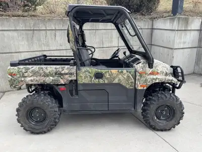 This unit is JUST LIKE NEW. Basically un used. Under 250KM. Comes well equipped with the following....