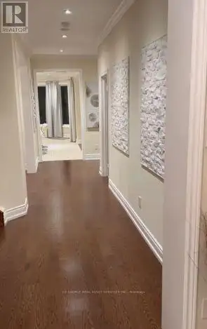 MAIN & UPPER - 108 SHARPE CRESCENT New Tecumseth (Tottenham), On in Long Term Rentals in Barrie - Image 3