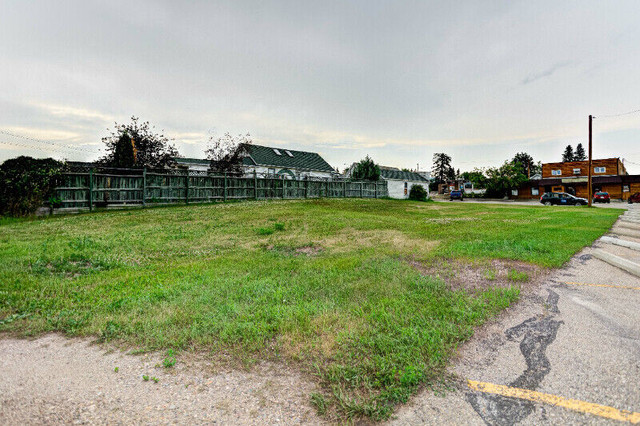 REDUCED! Commercial/Residential Opportunity in Delburne! 104533 in Land for Sale in Red Deer - Image 4