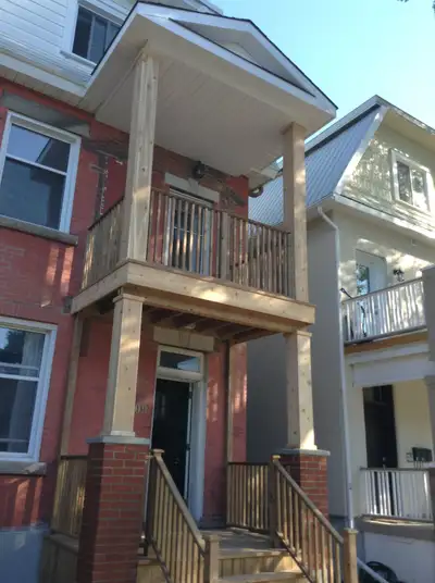 Beautiful and bright 2-bedroom apartment with two large bedrooms to rent in the Glebe This unit is o...
