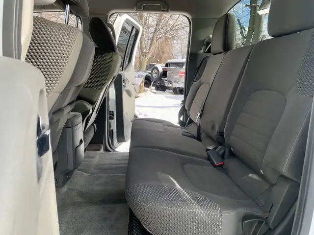 2012 NISSAN FRONTIER CREW 4X4 LOW KMS CERTIFIED in Cars & Trucks in Guelph - Image 29