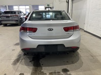 Le Kia Forte Koup AUTOMATIQUE MAGS A/C CRUISE 2010 usagé propose une configuration 2 portes, une car... (image 3)