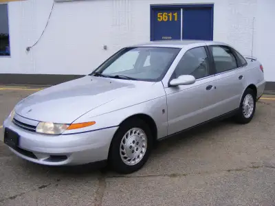 2002 SATURN L100//AUTO/AIR/TILT/CRUISE/PL/ALLOYS/CD/2.2 LITRE ECOTEC/FRESH AMVIC/RUNS OUT GREAT///GR...