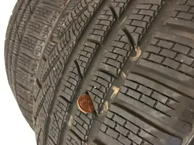 2 x 295/30/20 PIRELLI sottozero WINTER itres 90 % tread left Good condition for mercedes benz bmw au...