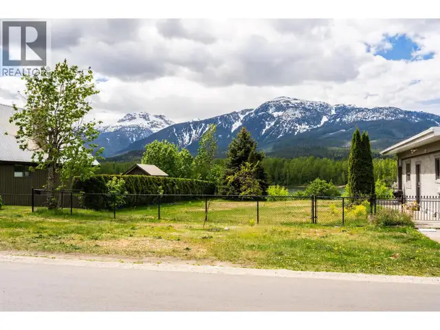 1311 Front Street Revelstoke, British Columbia in Land for Sale in Revelstoke - Image 4