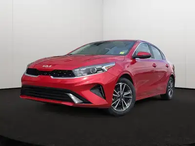 This Kia Forte has a powerful Regular Unleaded I-4 2.0 L/122 engine powering this Variable transmiss...