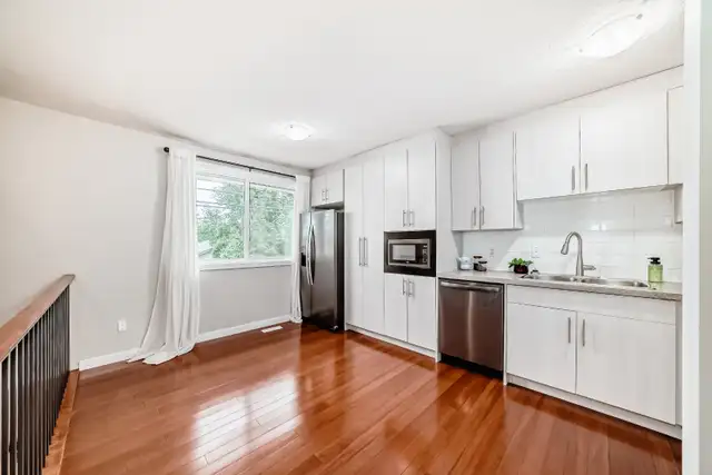 3 Bedroom Townhouse with Condo Fee's under 250 per month!63395519722753128