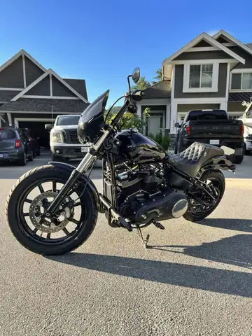 This 2018 Harley-Davidson Street Bob (FXBB) is a straight-up brawlerStage 1 + intake, Vance & Hines...