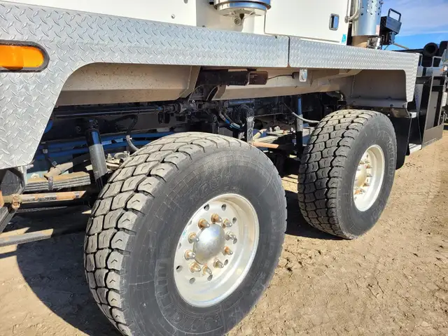 2013 WESTERN STAR 6900XD in Heavy Trucks in Saskatoon - Image 109