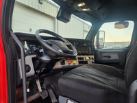 Ryder Stock ID: 282995 Transmission Type/Speed: AUTO 12 Engine: DIESEL DD15 GHG'17 505/1625 Horse Po... (image 8)