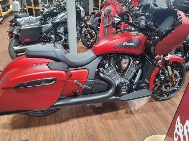 2026 Indian Challenger Dark Horse 112 w/PowerBand Audio Su in Street, Cruisers & Choppers in City of Halifax - Image 2