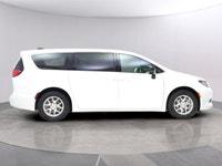 Experience the unrivaled blend of practicality and performance with the sleek 2026 Chrysler Grand Ca... (image 5)