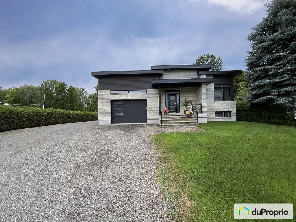 $985,000 - Bungalow for sale in Terrebonne (Terrebonne) — photo 1