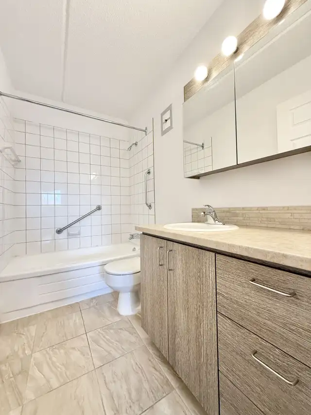5.5 à Trois-Rivières à louer, disponible dès maintenant in Long Term Rentals in Trois-Rivières - Image 16