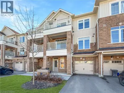 Welcome to 29-113 Hartley Avenue, a modern 2 bedroom, 3 bathroom townhome located in one of Paris’ n...