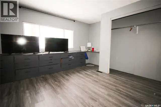 513-515 2nd AVENUE S Simmie, Saskatchewan in Houses for Sale in Swift Current - Image 16