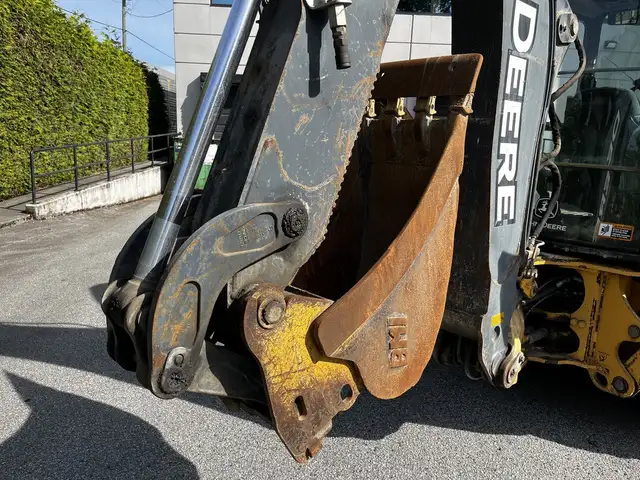 2010 John Deere 310SJ 4x4 Wheel Loader Extended Hoe 4 in 1 92 in in Heavy Trucks in Edmonton - Image 21