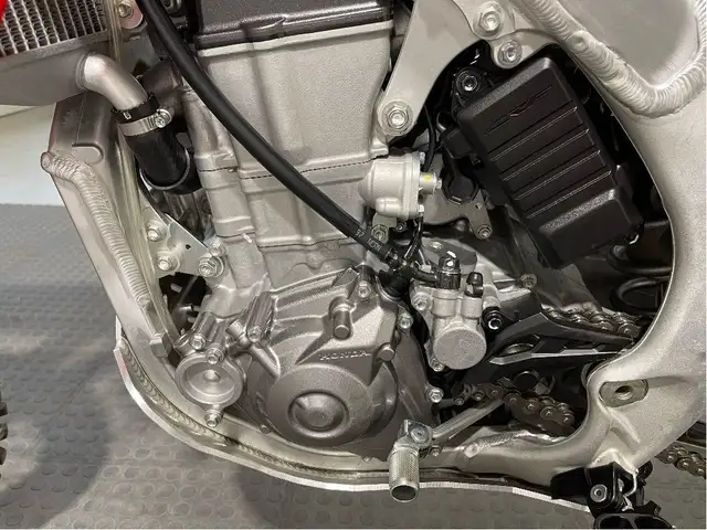 2022 Honda CRF450R ONLY 11 HOURS/LIKE BRAND NEW/$33 WEEKLY/ZERO  in Dirt Bikes & Motocross in North Bay - Image 16