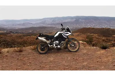 Engine Type: 4-stroke in-line two-cylinder engine Displacement: 853 cc Bore and Stroke: 84 mm x 77 m...