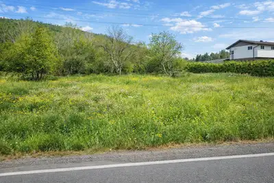 Opportunity in Val-des-Monts. Flat, buildable lot. Don't miss this chance to acquire a beautiful fla...