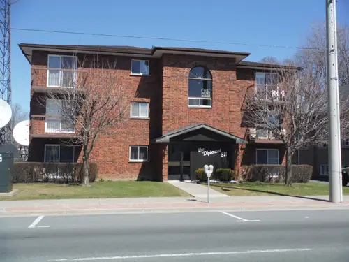2 BEDR. CLOSE TO DOWNTOWN AREA. IN-HOUSE JNT,QUIET & CLEAN BUILDING.REFERENCE PLEASE. FIRST AND LAST...