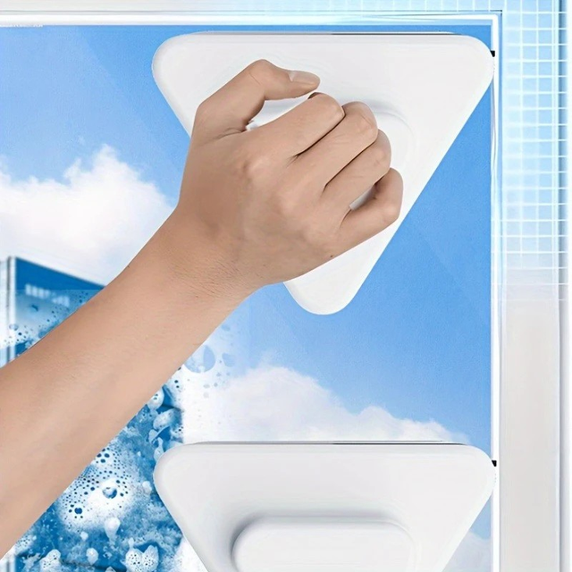 Magnetic Glass Cleaning Tool in Other in Mississauga / Peel Region - Image 4