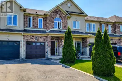 LOCATION!! LOCATION!! LOCATION!! Absolutely Stunning this 2 STORY FREEHOLD TOWNHOUSE Featuring3 Bedr...