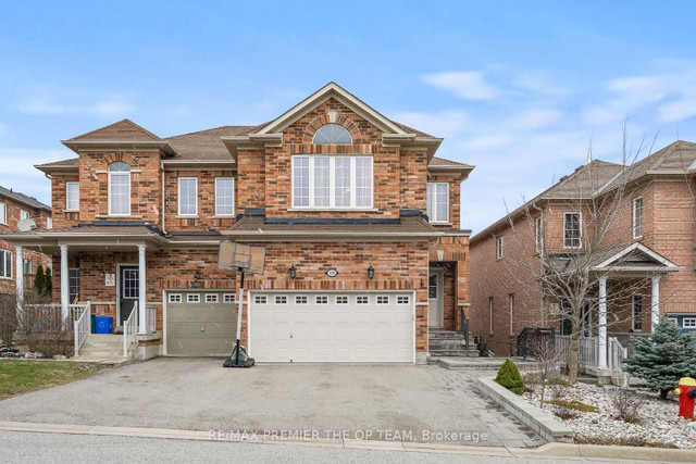 4 Bed Richmond Hill Must See! in Houses for Sale in Markham / York Region