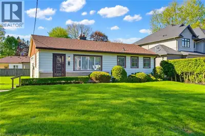 This is your chance to live in one of Ancaster's best areas, just a short walk to the Village and al...