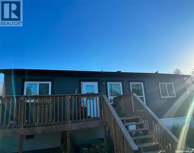Built in 2021 this home has 2 bedrooms and 2 bathrooms. One bathroom is a large step in shower. Open...