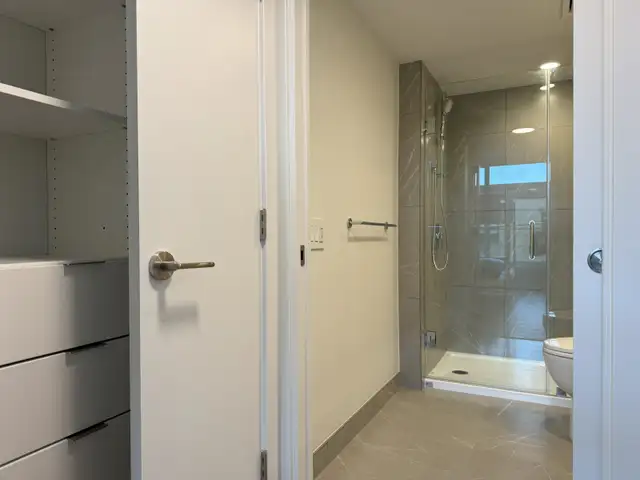 Long-term Rental Downtown Month to Month in Long Term Rentals in Vancouver - Image 13