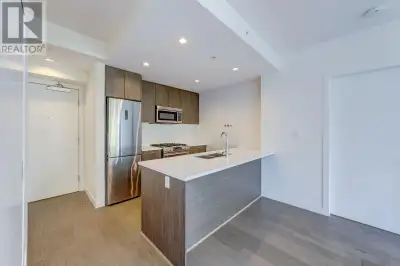 1005 9060 UNIVERSITY CRESCENT Burnaby, British Columbia