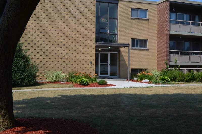 1 BR Across from Park Heat Included Off Cheapside St Long Term