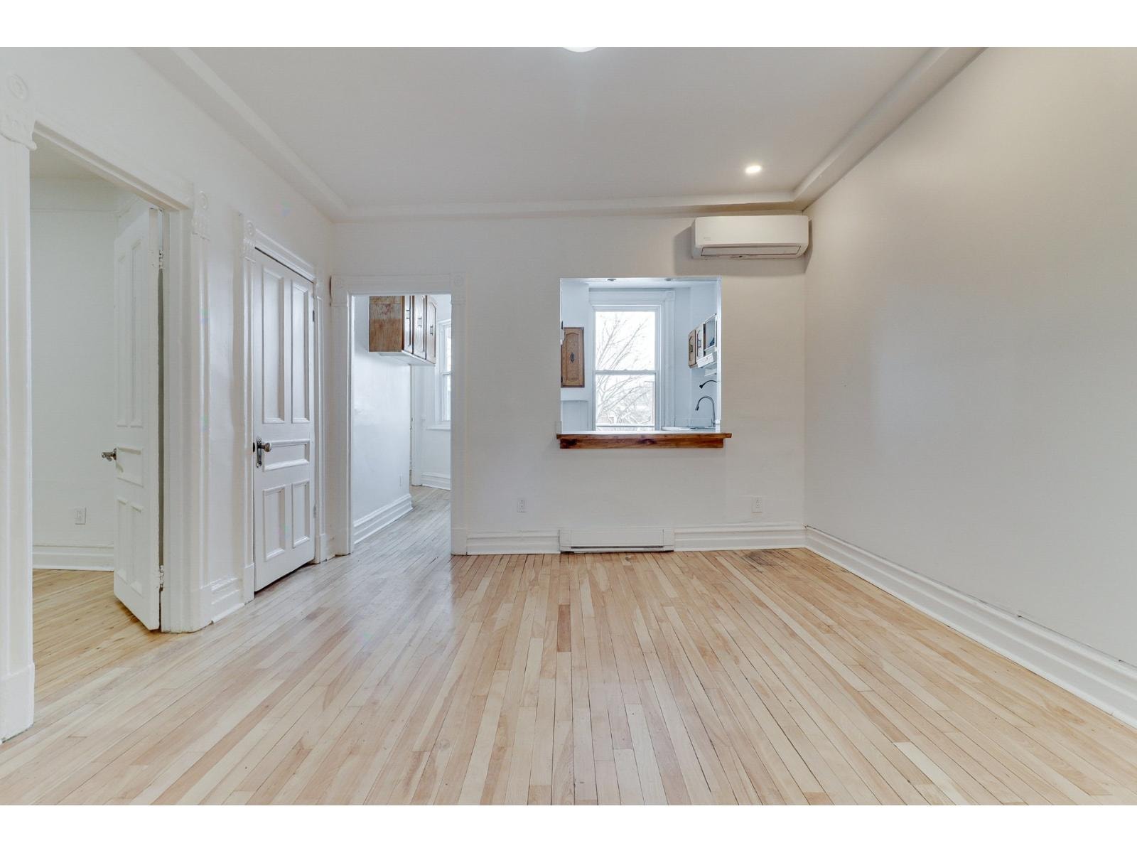 1737 Rue Fullum — photo 1