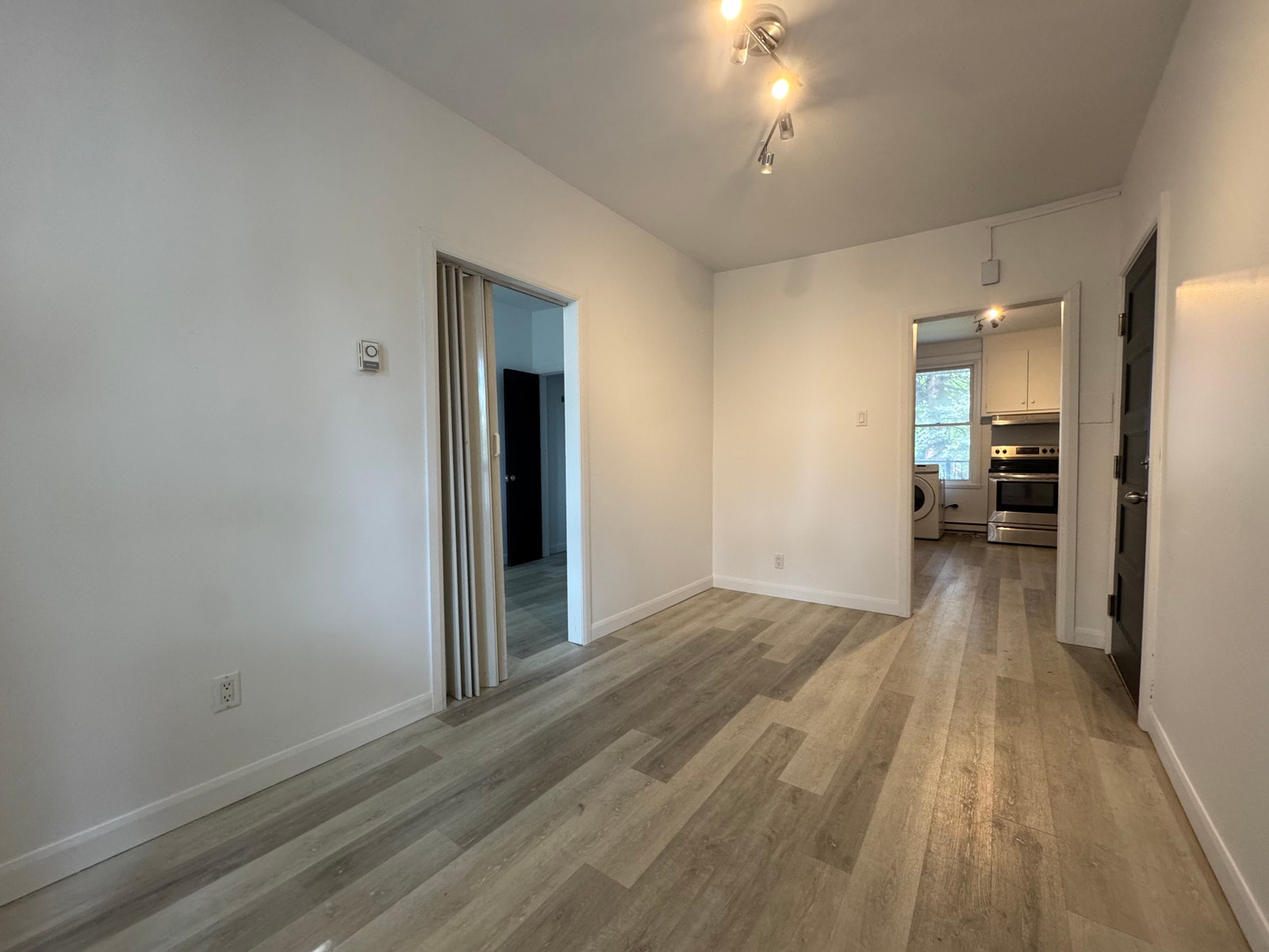 1681 Rue D'Iberville — photo 2